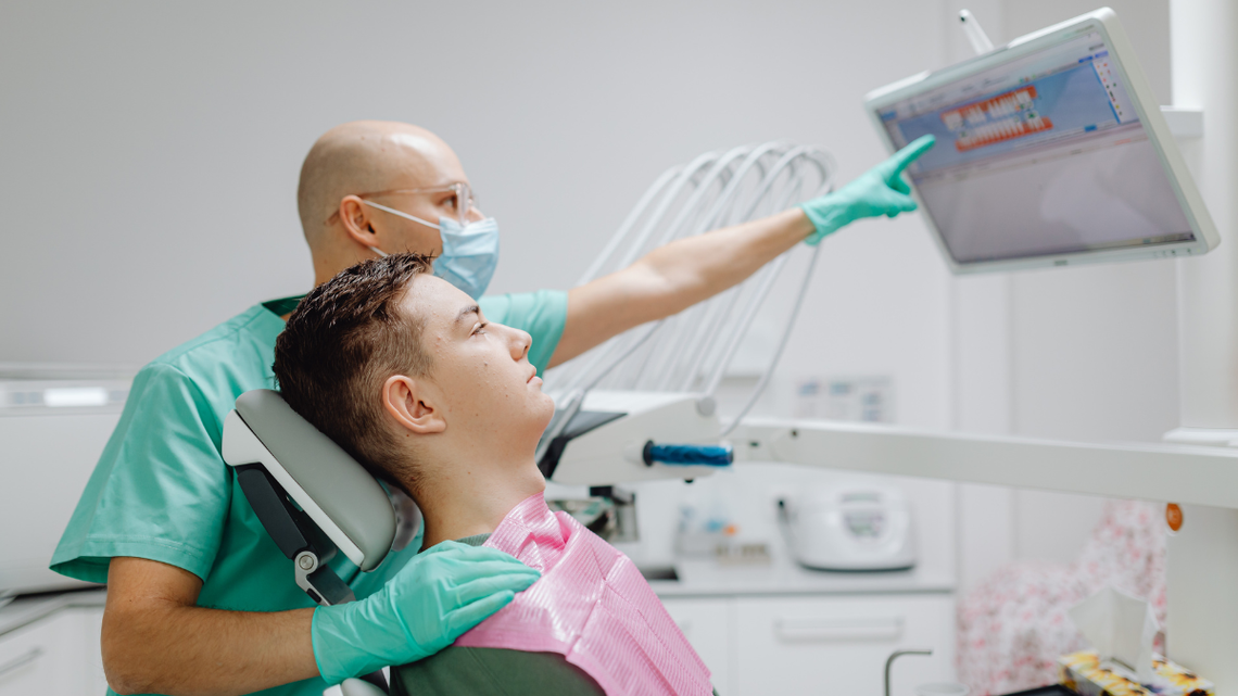 Kolejki do lekarzy długie. Szokujące dane o czasie oczekiwania na specjalistów w Polsce