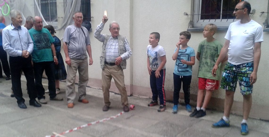 W rzucie wałkiem w chłopa najlepszy był… mężczyzna