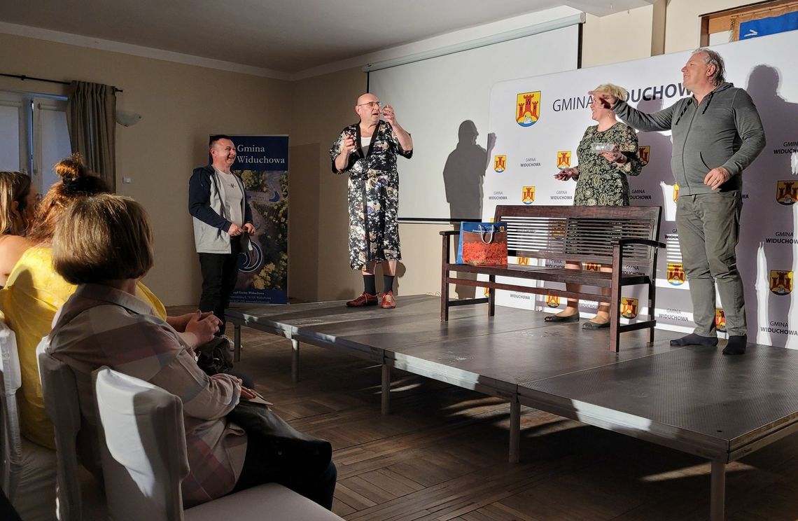 W sali nad remizą rozbawili publiczność do łez [ZDJĘCIA]