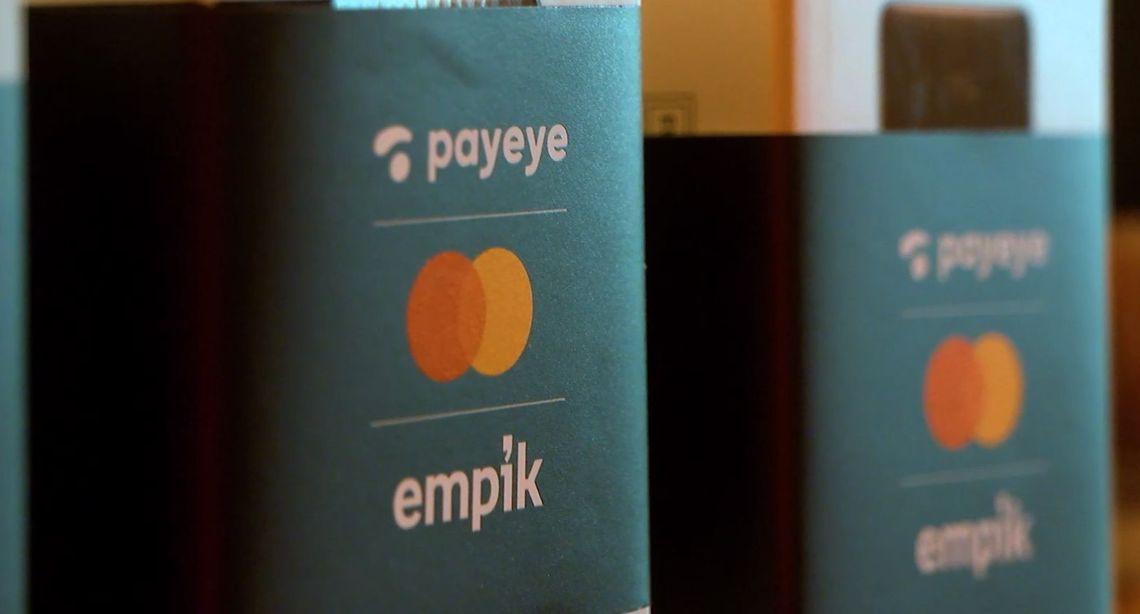 Nie mrugaj, bo płacisz... okiem [WIDEO]