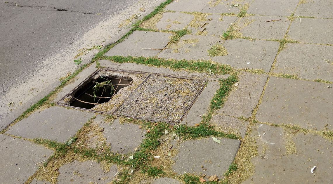 W taką dziurę strach wpaść. Uważajcie na tę pułapkę! - ostrzega czytelnik igryfino