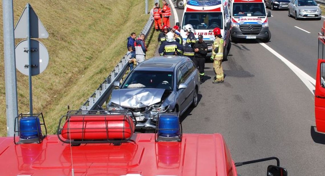 W wyniku wypadku jedną osobę przewieziono do szpitala W wyniku wypadku jedną osobę przewieziono do szpitala