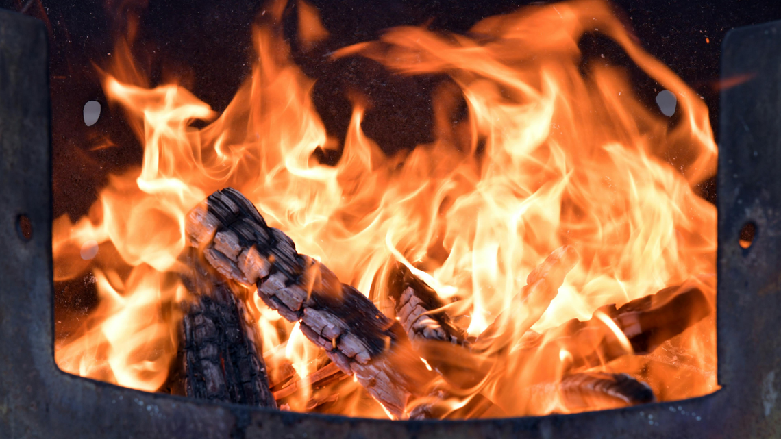 Wciąż ogrzewamy głównie węglem, ale coraz częściej prądem. Ilu pali śmieciami? Wciąż ogrzewamy głównie węglem, ale coraz częściej prądem. Ilu pali śmieciami?