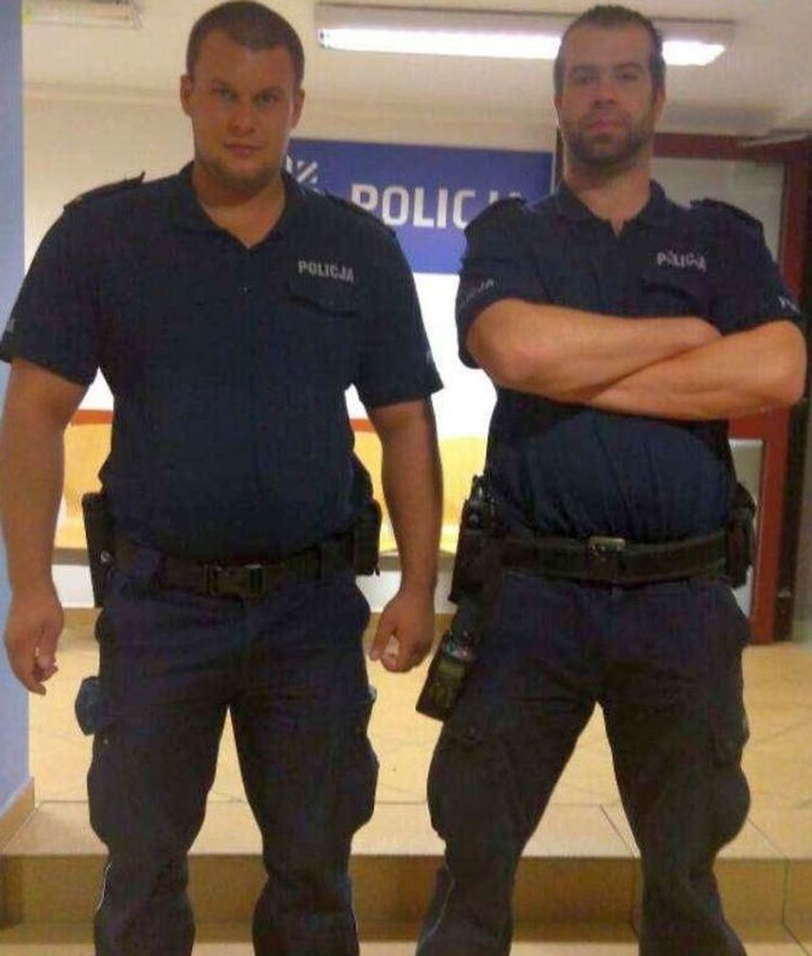 Weszli przez okno i uratowali życie starszej kobiecie Weszli przez okno i uratowali życie starszej kobiecie