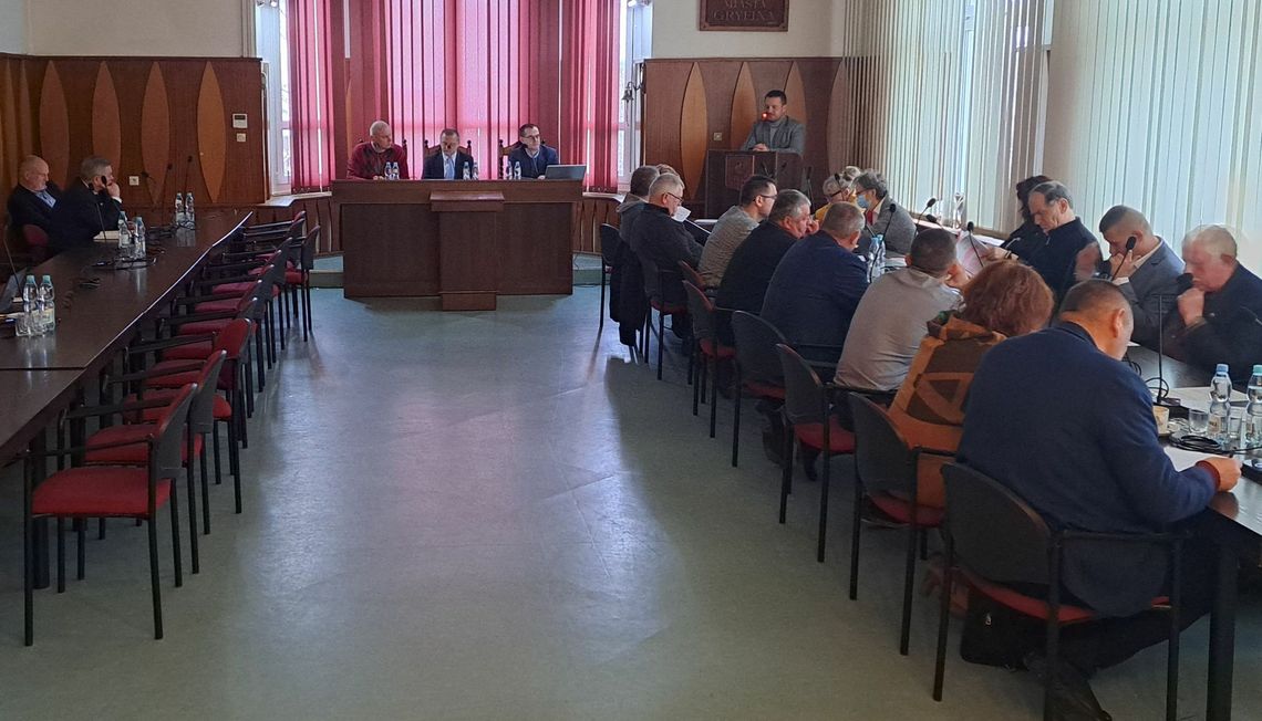 Wiceburmistrz tłumaczy się z braku nowych połączeń kolejowych