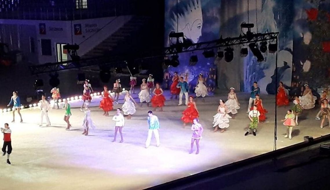 Widowisko ,,Królowa Śniegu’’ Moskiewskiej Rewii na Lodzie Widowisko ,,Królowa Śniegu’’ Moskiewskiej Rewii na Lodzie