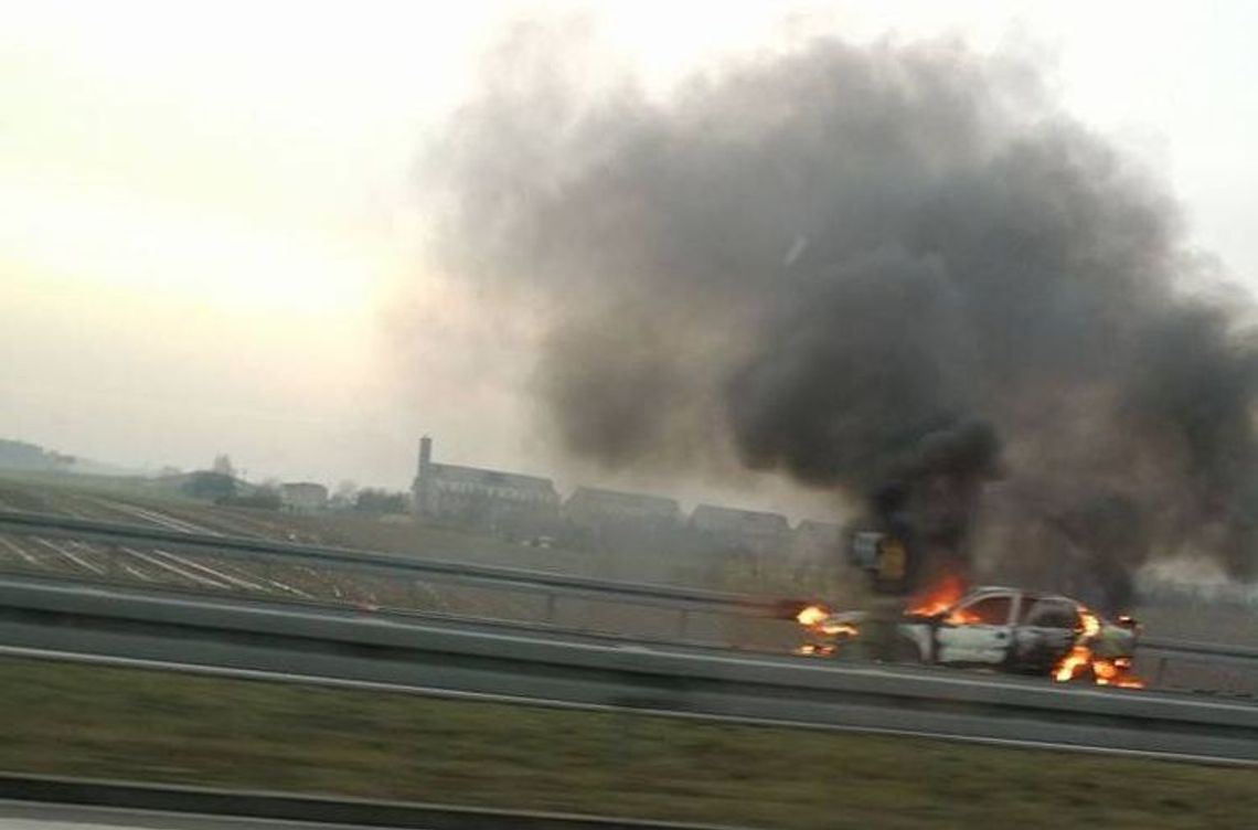 Widziałam, jak płonął samochód Widziałam, jak płonął samochód