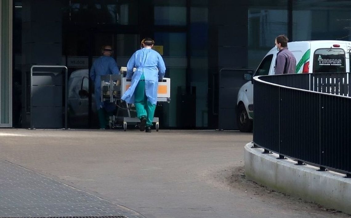 Więcej zachorowań w powiecie i województwie Więcej zachorowań w powiecie i województwie