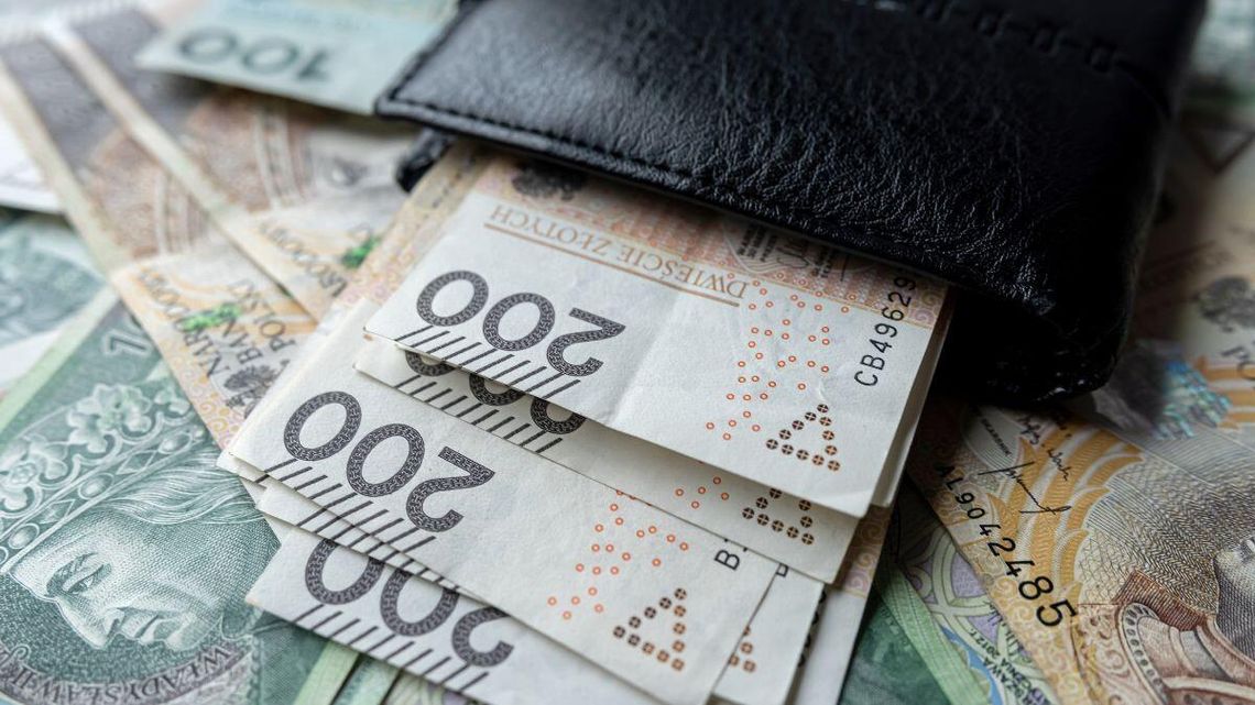 Więcej zarabiamy, to i mandaty w górę, czy kary za brak OC. Więcej dla ZUS Więcej zarabiamy, to i mandaty w górę, czy kary za brak OC. Więcej dla ZUS