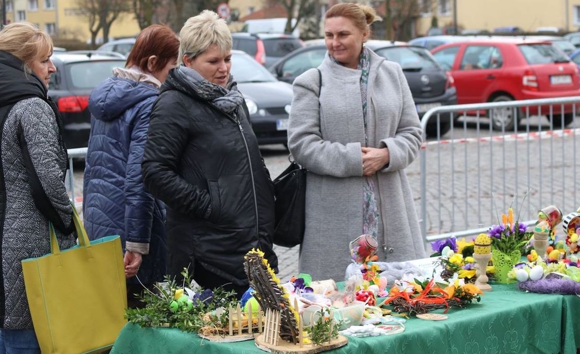 Wielkanocne tradycje ożywają w Chojnie! Jarmark pod średniowiecznym ratuszem