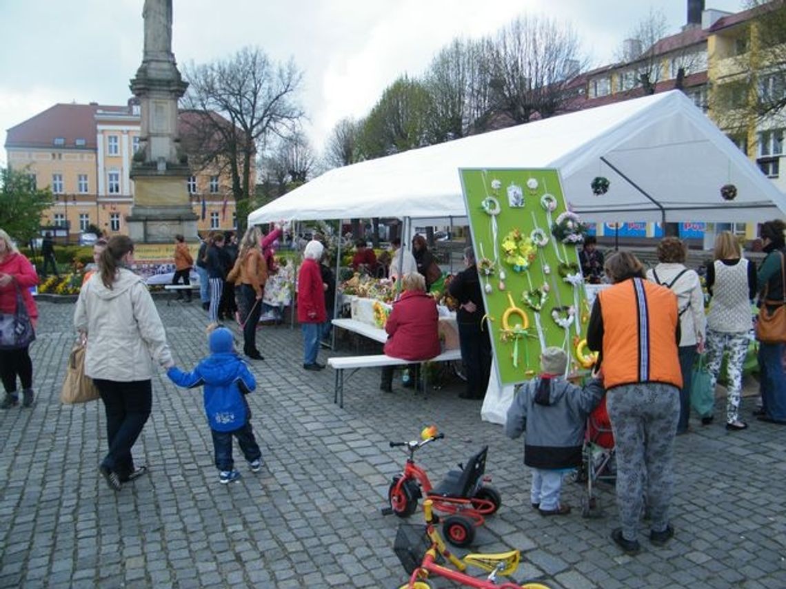 Wielkanocny jarmark kół gospodyń