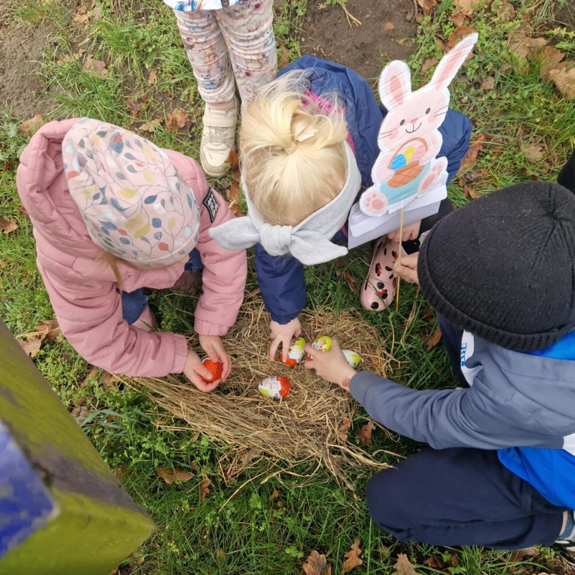 Wielkanocny zajączek. Wesoła przygoda pełna zagadek i jajek Wielkanocny zajączek. Wesoła przygoda pełna zagadek i jajek
