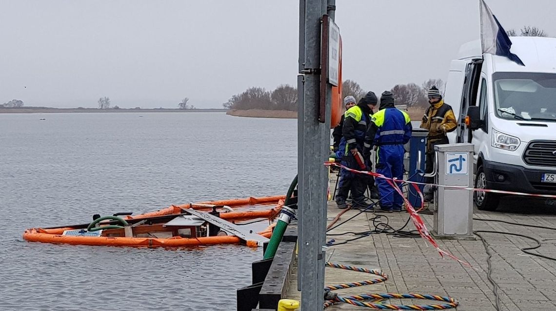Wiemy kiedy może "wypłynąć" barka Wiemy kiedy może "wypłynąć" barka