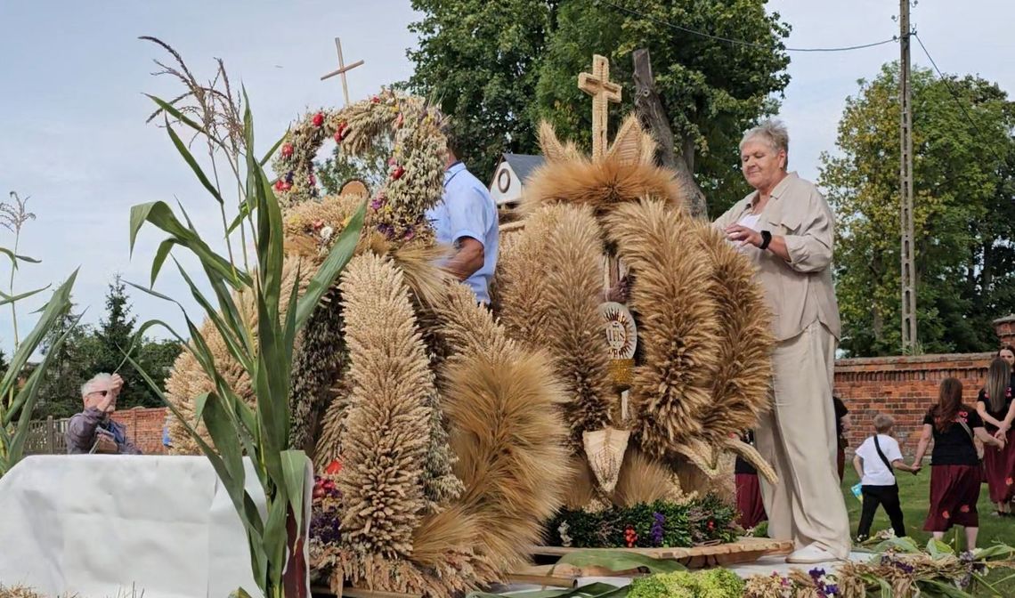 Wieńców dożynkowych było tak dużo, że jury miało nie lada kłopot