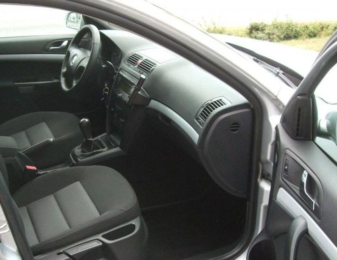 Włamał się i ukradł radiodtwarzacz Włamał się i ukradł radiodtwarzacz