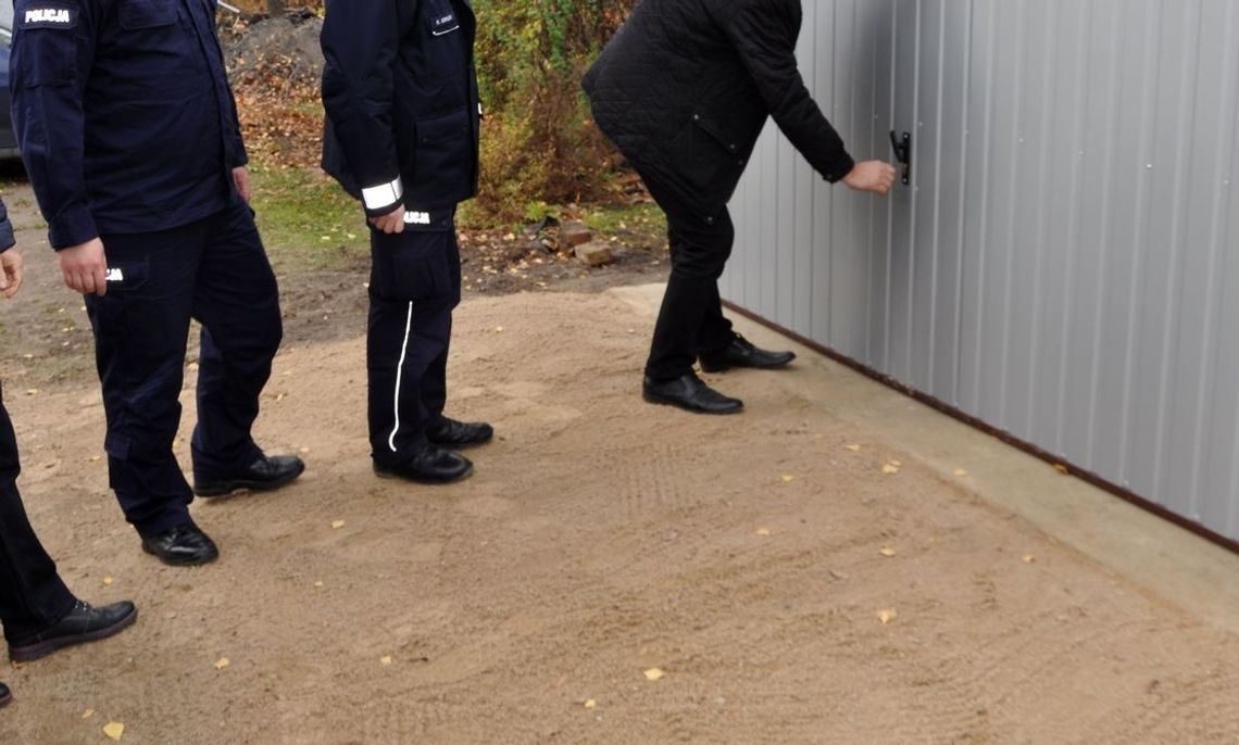 Włamali się do garażu, ale wcale nie po samochód Włamali się do garażu, ale wcale nie po samochód