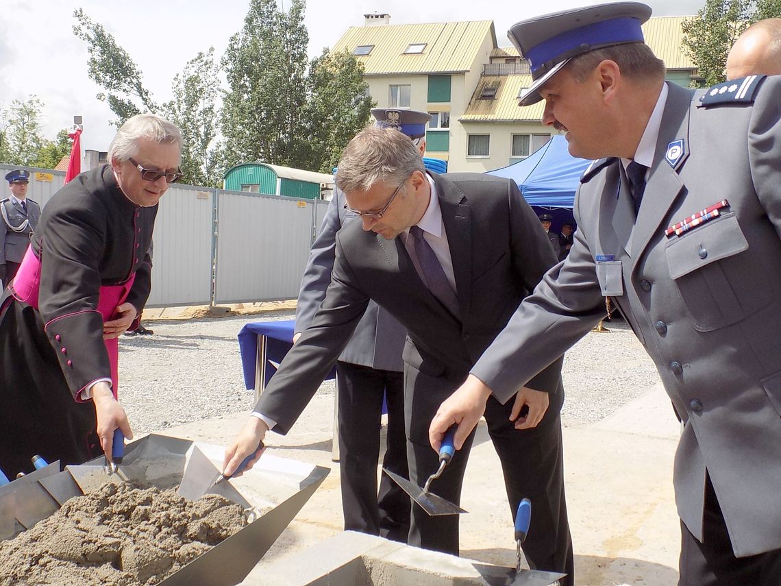 Wmurowano akt erekcyjny pod budowę komendy