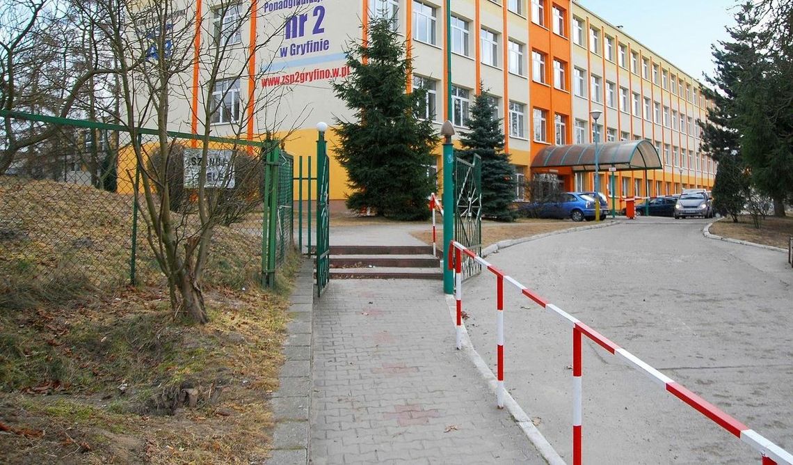 Woda w szkole jest skażona. Nie ma obiadów do końca tygodnia - list