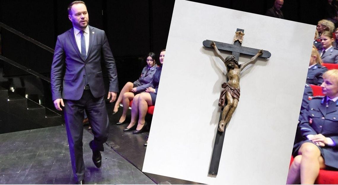 "Urząd to nie kościół". Tak kończy się długa i głośna sprawa o krzyż "Urząd to nie kościół". Tak kończy się długa i głośna sprawa o krzyż