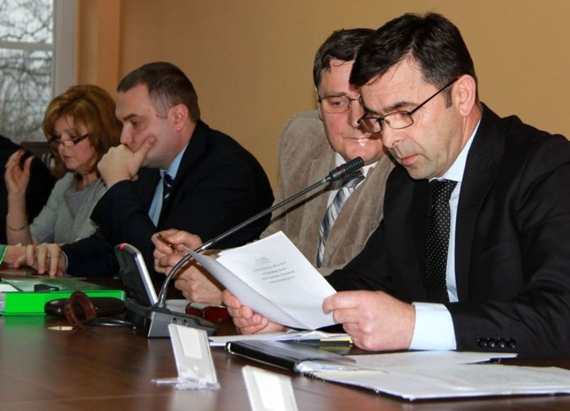 Wójt z pensją mniejszą od sekretarza i skarbnika Wójt z pensją mniejszą od sekretarza i skarbnika