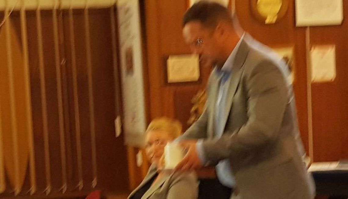 Wpadkę z przeprosinami pomówionej dziennikarki wiceburmistrz próbuje tłumaczyć... informatyczną niekompetencją Wpadkę z przeprosinami pomówionej dziennikarki wiceburmistrz próbuje tłumaczyć... informatyczną niekompetencją