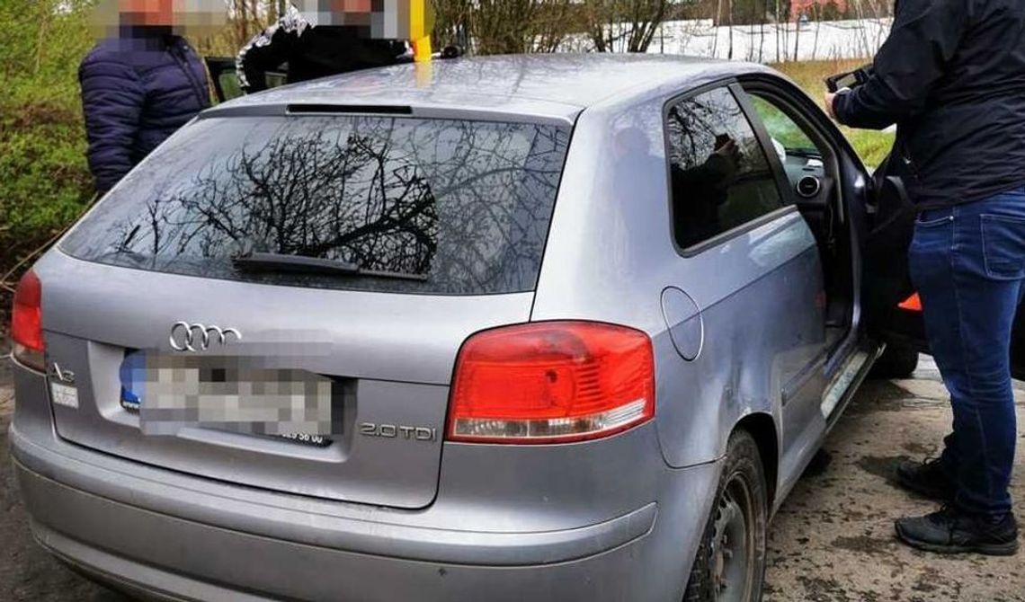 Wpadł jadąc bez uprawnień. Nie wpłacił... 50 groszy opłaty ewidencyjnej Wpadł jadąc bez uprawnień. Nie wpłacił... 50 groszy opłaty ewidencyjnej