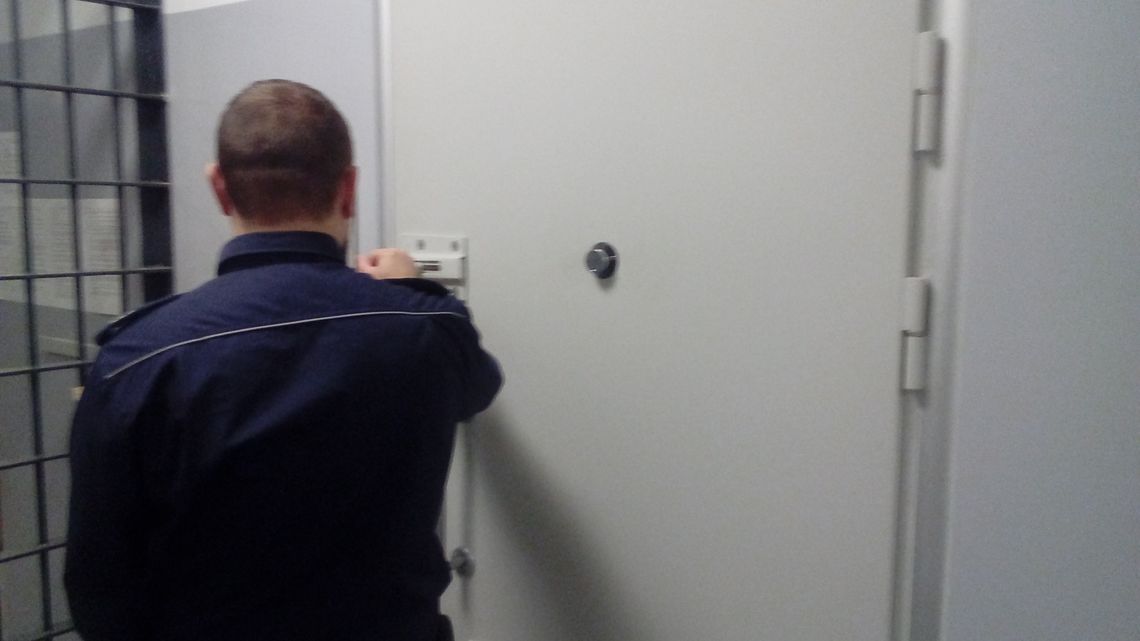 "Wpadł" na obiad rodzinny, a potem w ręce policjantów "Wpadł" na obiad rodzinny, a potem w ręce policjantów