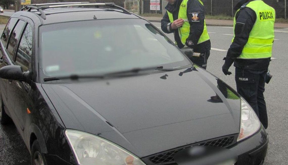 Wpadł na prostej drodze, a licznik promili oszalał. Gryfińscy policjanci mieli nosa