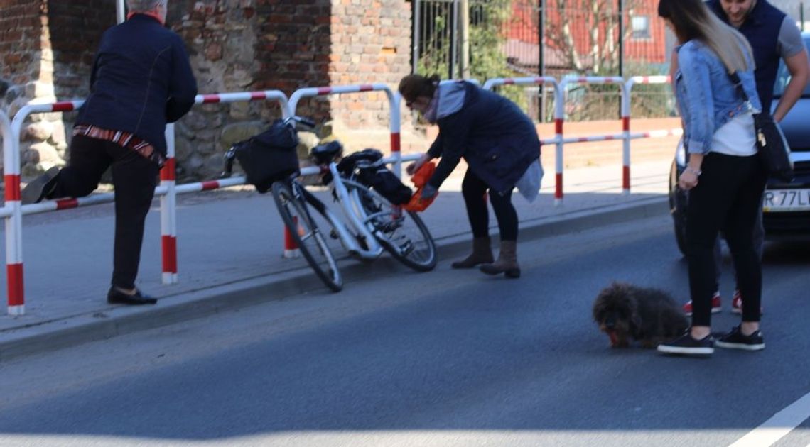 Wpadł pod koła na ulicy 