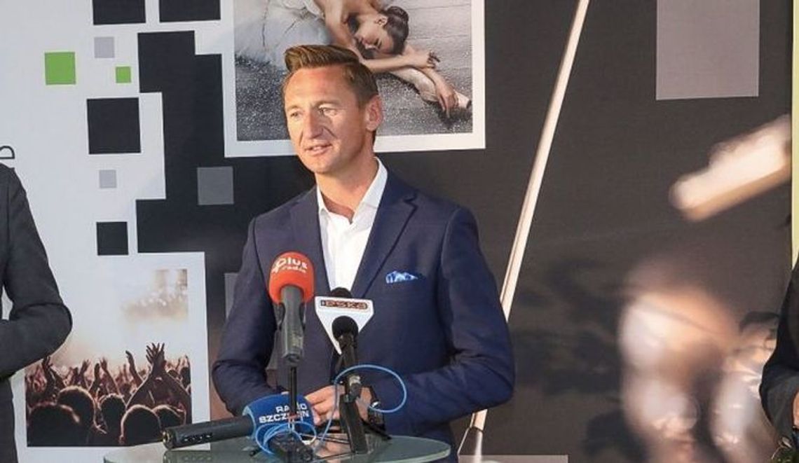 Wprowadza możliwość pracy zdalnej, ale tylko dla zaszczepionych Wprowadza możliwość pracy zdalnej, ale tylko dla zaszczepionych