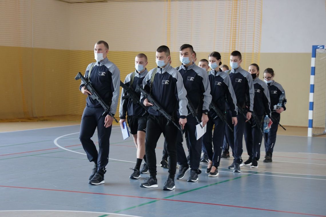 Wszystko, co chciałbyś wiedzieć o egzaminie. Terytorialsi pomogą maturzystom i ósmoklasistom Wszystko, co chciałbyś wiedzieć o egzaminie. Terytorialsi pomogą maturzystom i ósmoklasistom