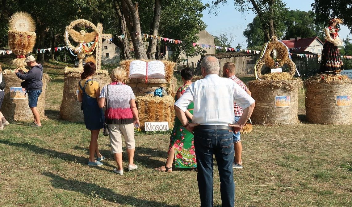 Wybierając najpiękniejsze wieńce postawiono na ozdoby dożynkowe