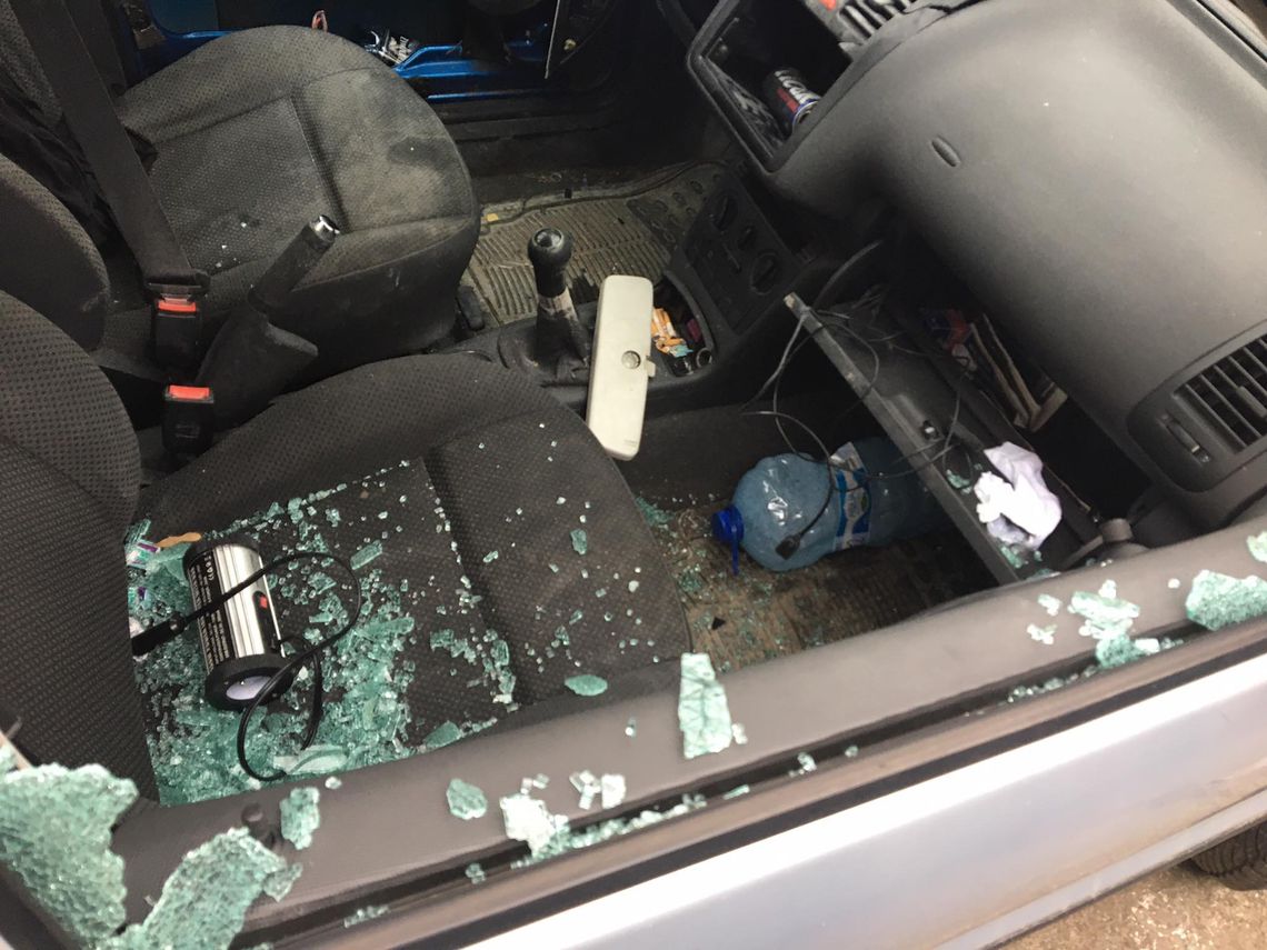 Wybito szybę w aucie