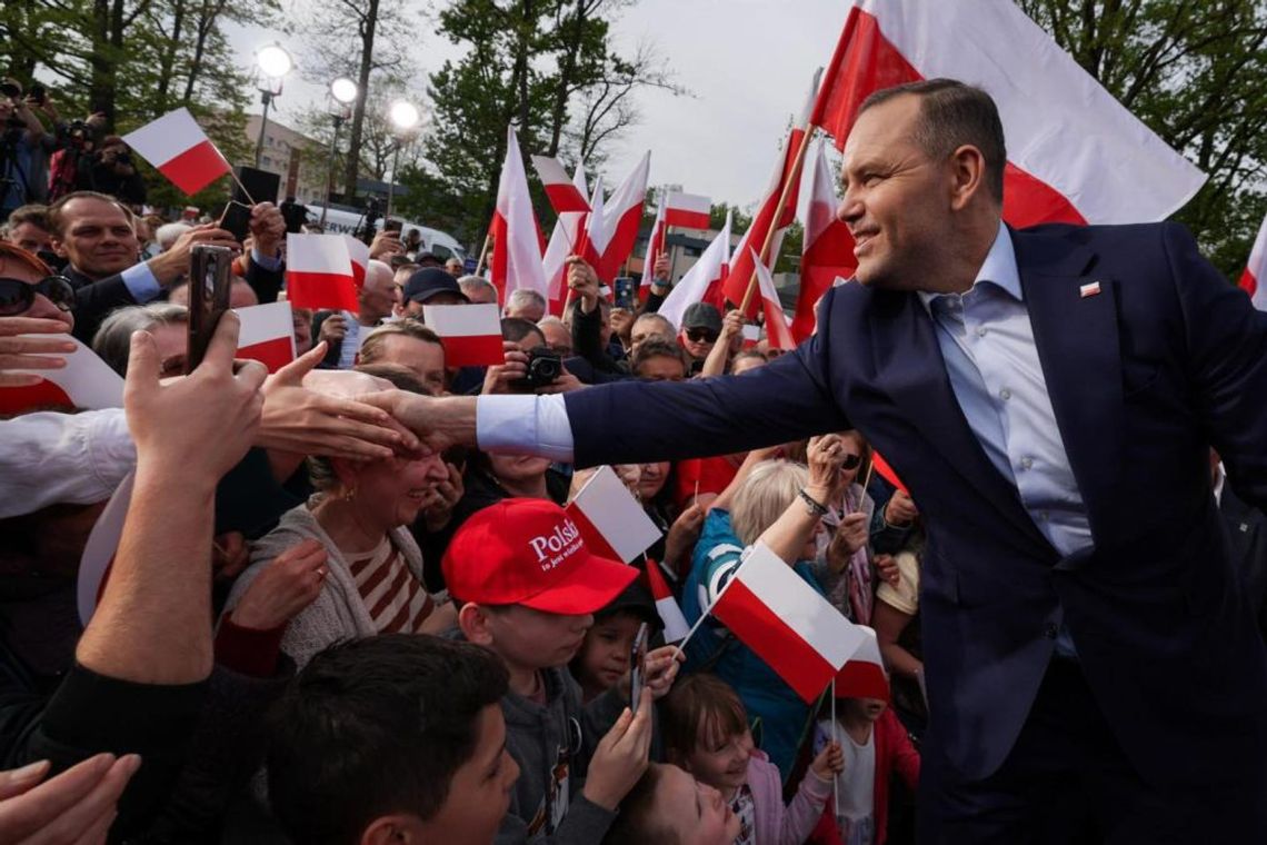 Dość, że skłamał w sprawie mieszkania, to problematyczna wydaje się być opieka nad tym, od kogo pozyskał lokal