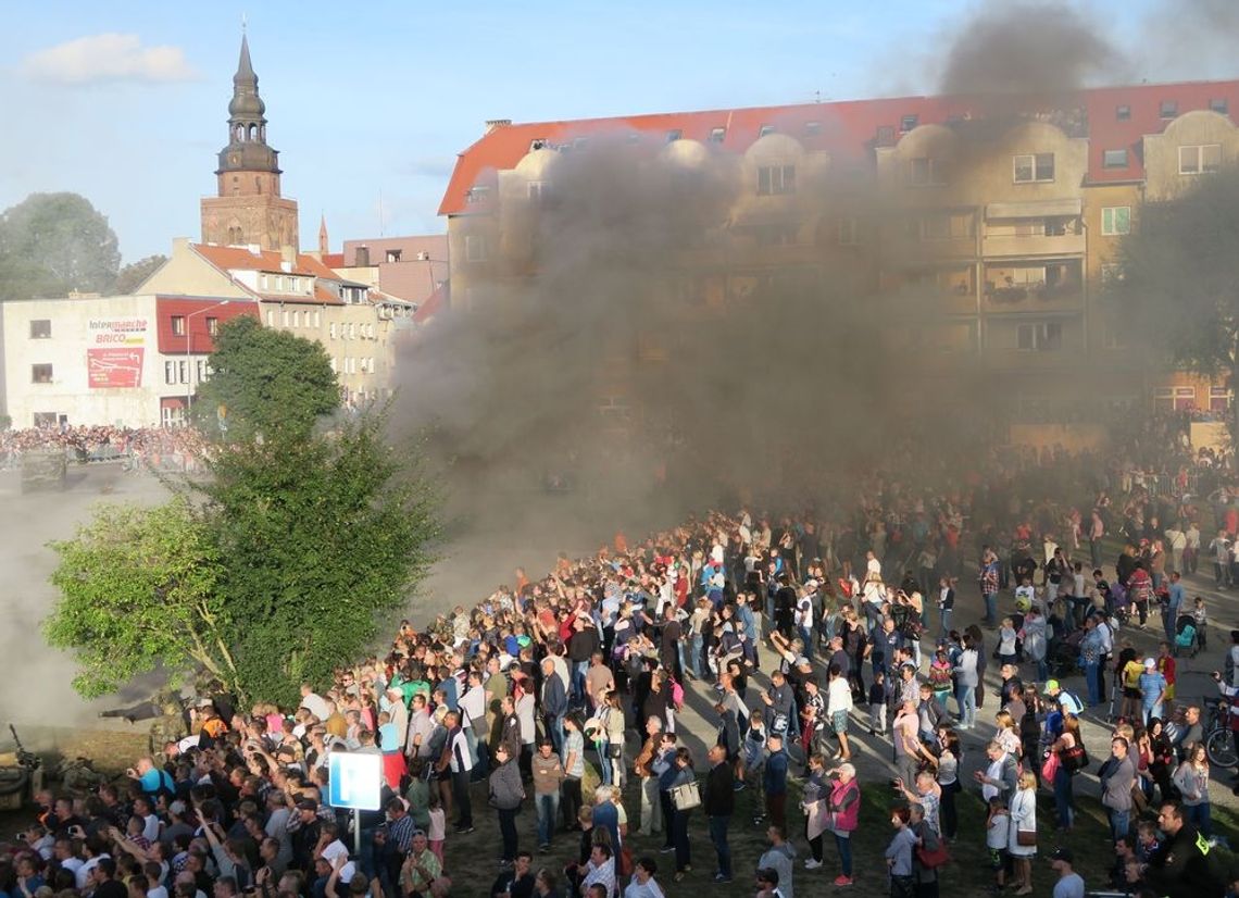 Wybuchy i strzały w Gryfinie - Orły nad Nijmegen Wybuchy i strzały w Gryfinie - Orły nad Nijmegen