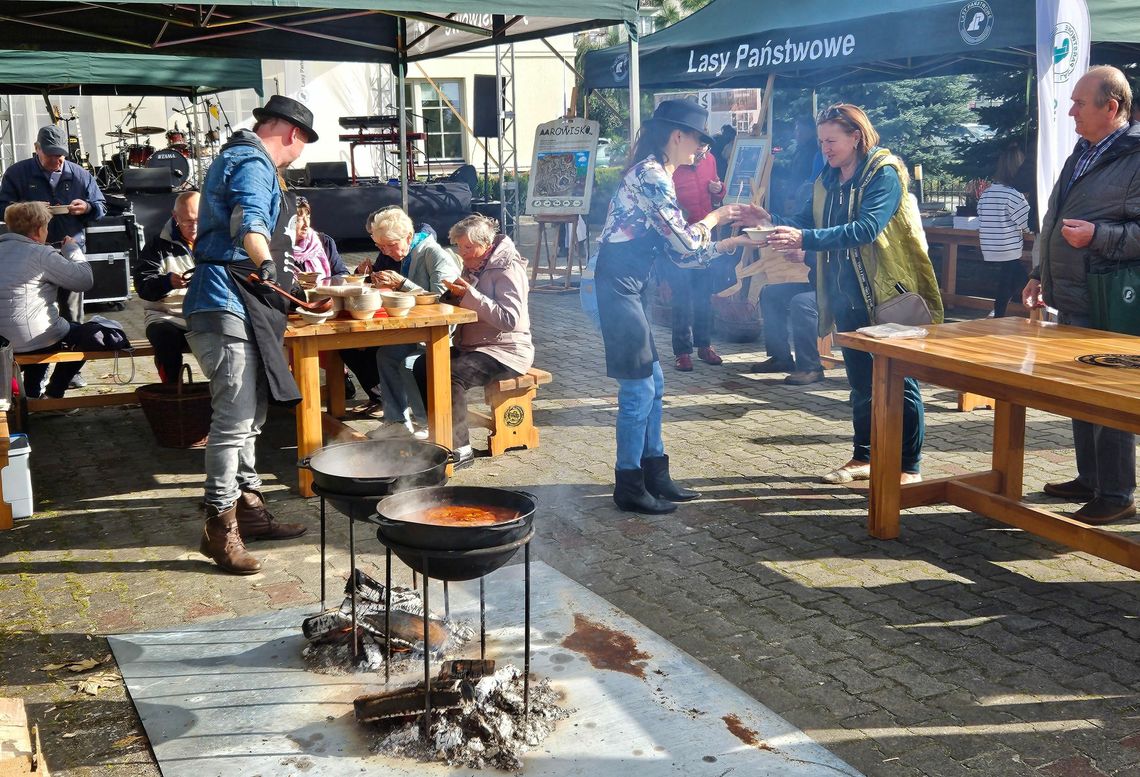 Wyjątkowe atrakcje na jubileusze: na talerzu gulasz z jelenia, a na scenie Tarak