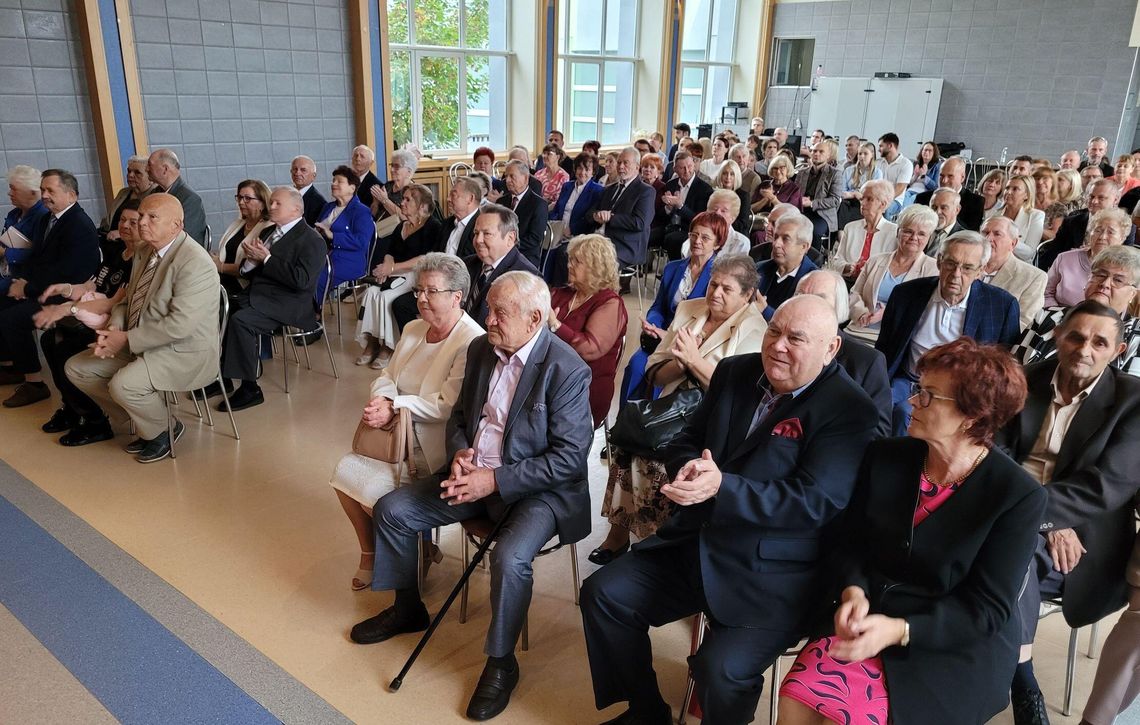 Wyjątkowy jubileusz w Gryfinie. Medale za długoletnie pożycie po długim oczekiwaniu Wyjątkowy jubileusz w Gryfinie. Medale za długoletnie pożycie po długim oczekiwaniu