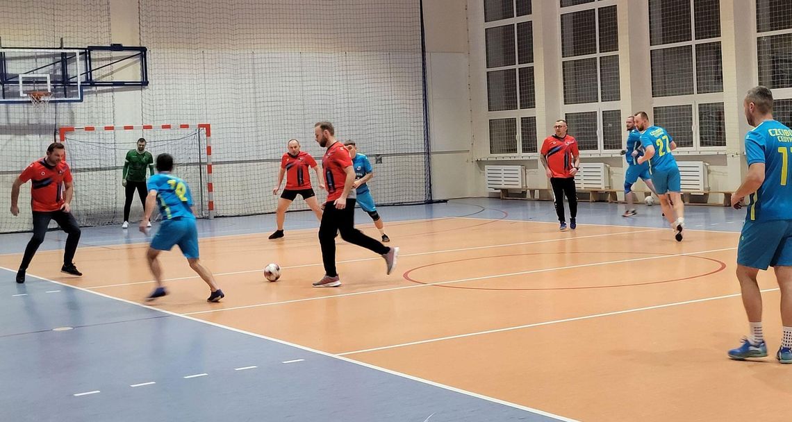 Wyjątkowy mecz: Samorządowcy i rodzice zagrali dla małego Oskara!