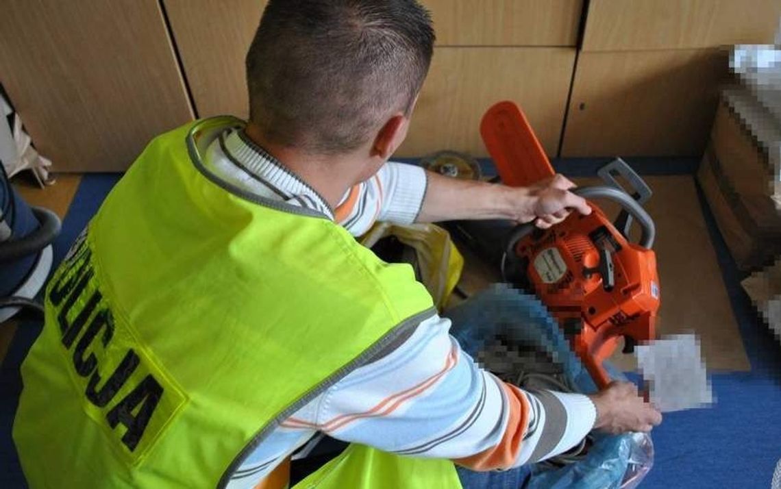 Wyniósł ją bezpośrednio z mieszkania Wyniósł ją bezpośrednio z mieszkania