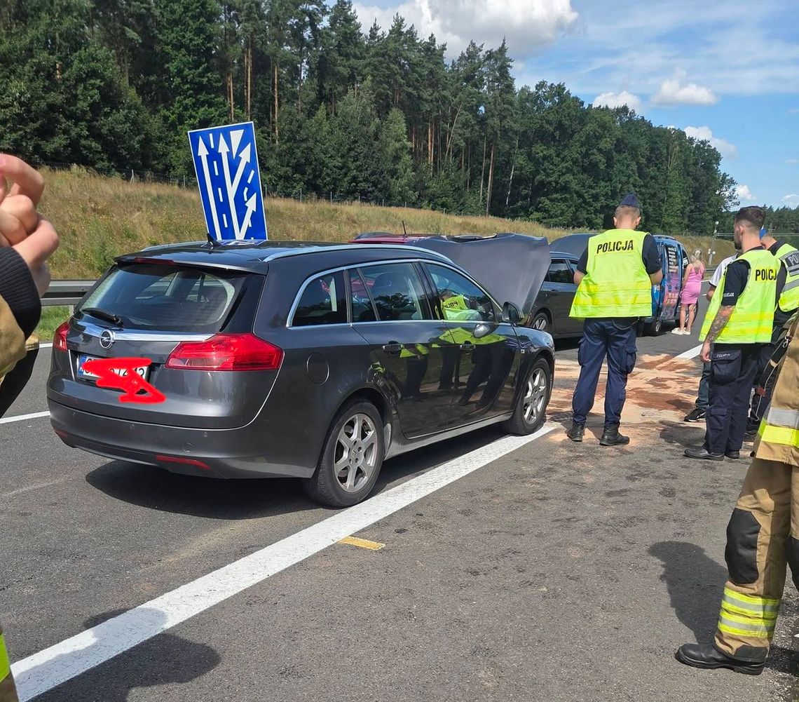 Wypadek na S3 między Gryfinem a Szczecinem. Zderzenie 4 samochodów, jedna osoba ranna [ZDJĘCIA]