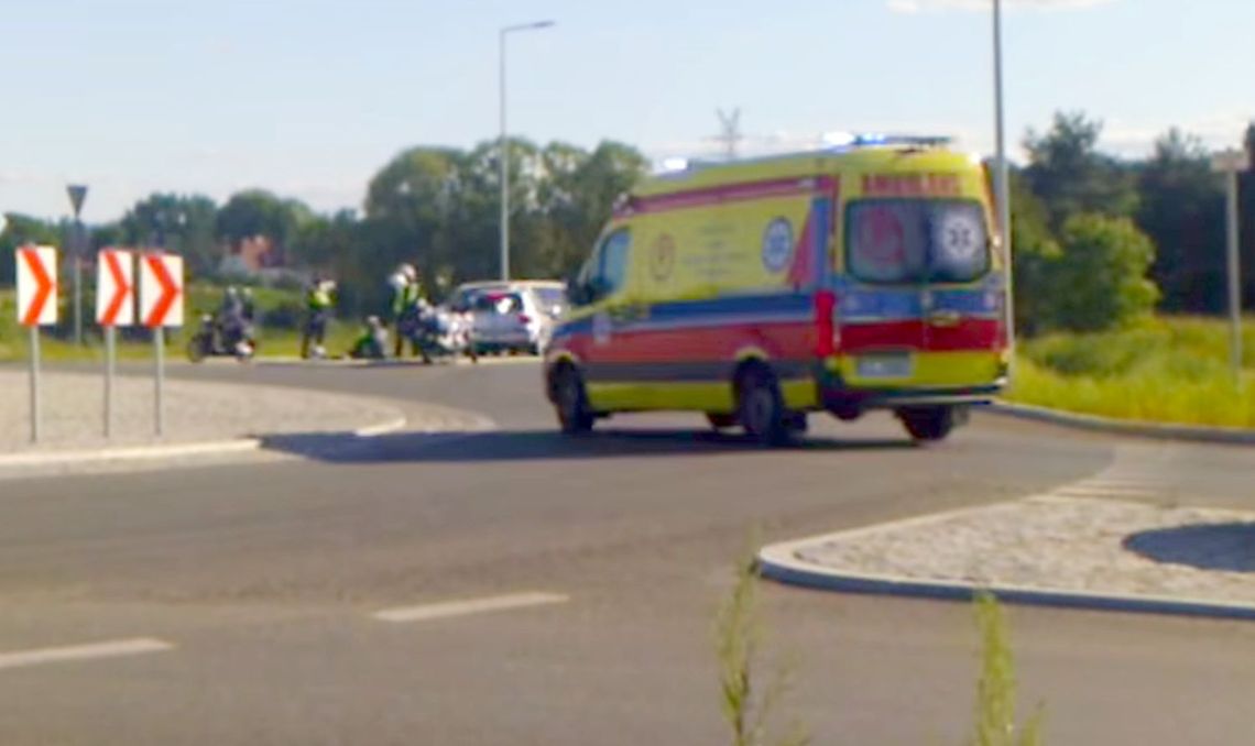 Wypadek pod Gryfinem. Kierowca nie ustąpił pierwszeństwa przejazdu Wypadek pod Gryfinem. Kierowca nie ustąpił pierwszeństwa przejazdu