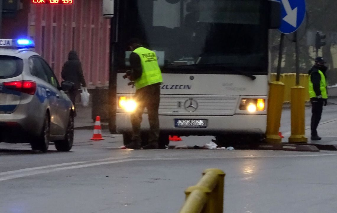 Wypadek w centrum Gryfina spowodował kierowca autobusu Wypadek w centrum Gryfina spowodował kierowca autobusu