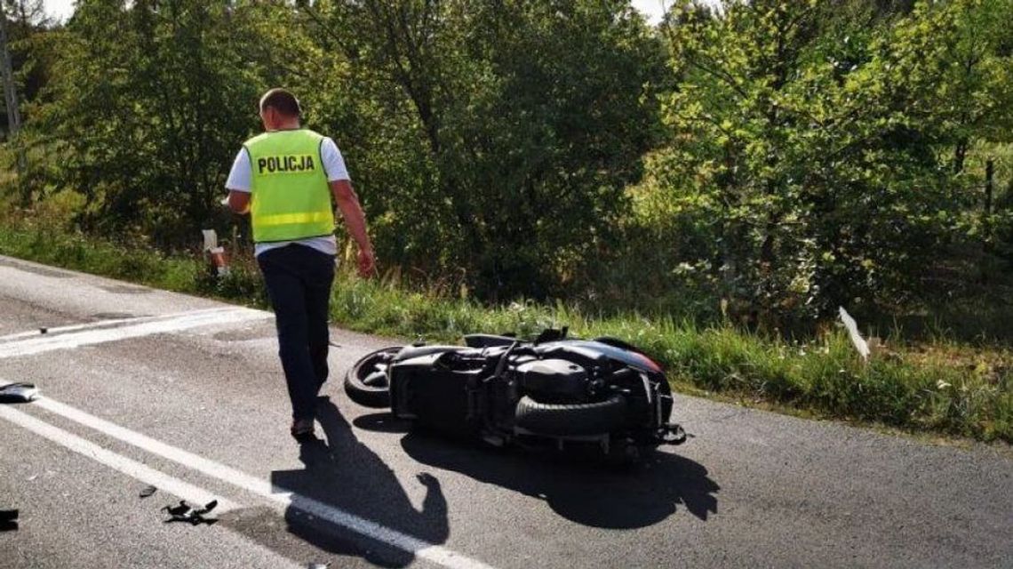 Wypadek z udziałem motocyklisty. Ranne zostały dwie osoby Wypadek z udziałem motocyklisty. Ranne zostały dwie osoby