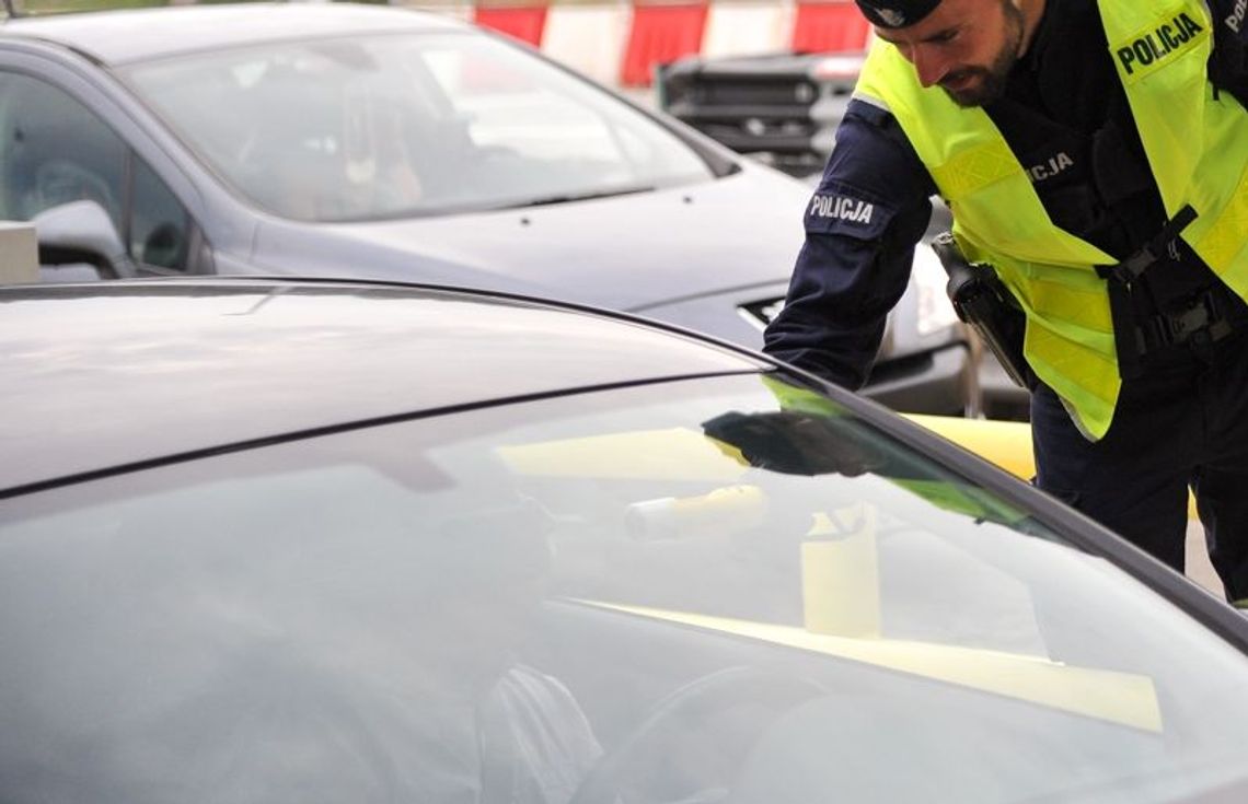 Wypił i przed skończeniem pracy pojechał przez miasto Wypił i przed skończeniem pracy pojechał przez miasto