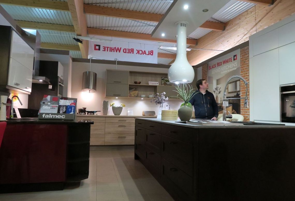 Wyprzedaż nawet do 70 procent Wyprzedaż nawet do 70 procent