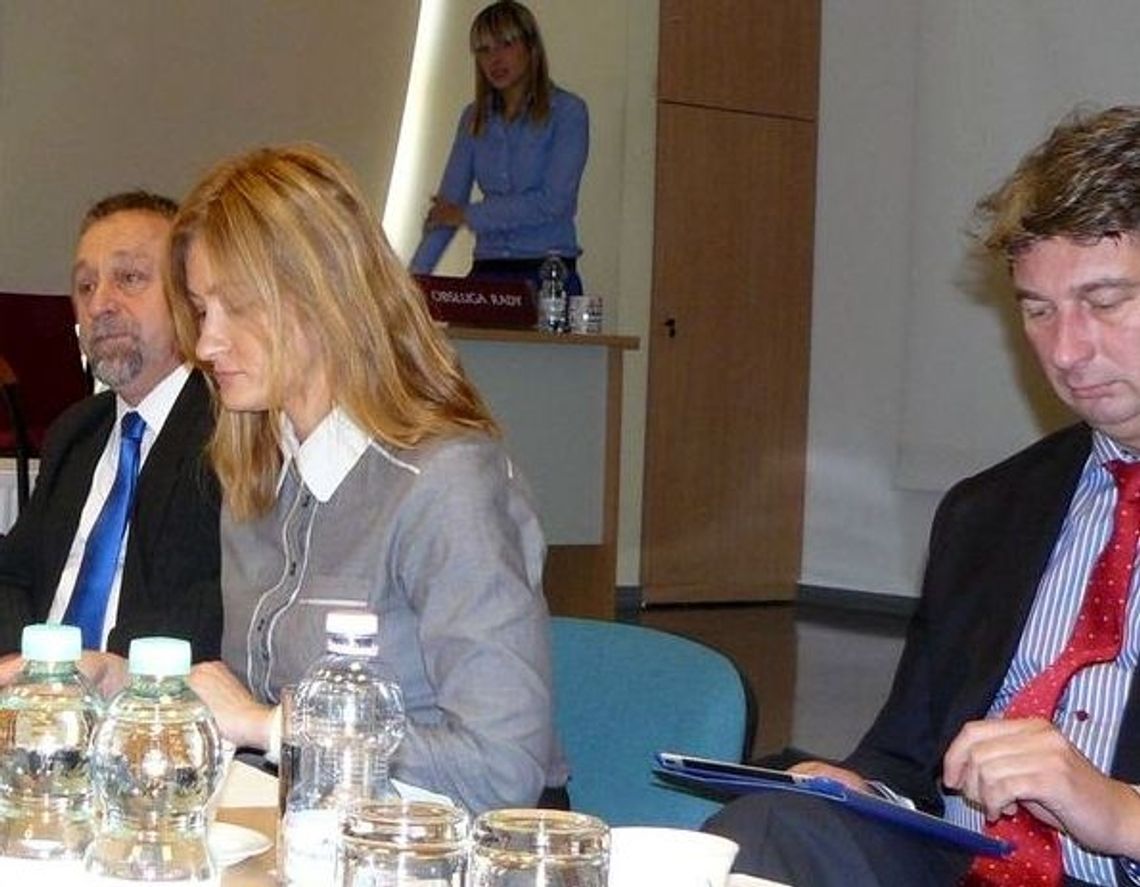 Wyrażają ubolewanie i przepraszają Wyrażają ubolewanie i przepraszają