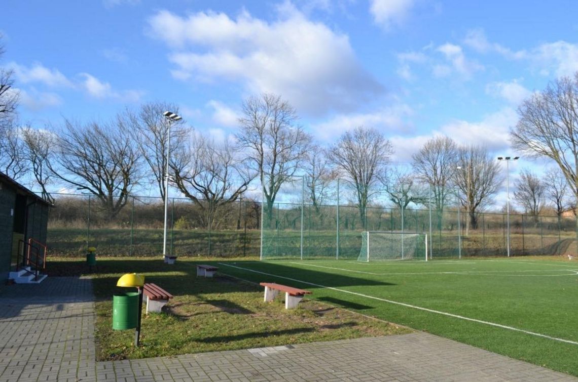 Wyremontowali orlika. Mają już sposób na wandali Wyremontowali orlika. Mają już sposób na wandali