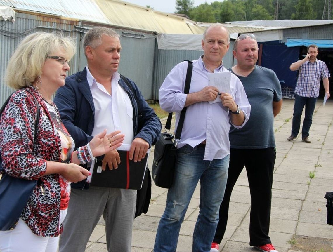 Wyrzucili z targowiska gminną komisję i postraszyli policją Wyrzucili z targowiska gminną komisję i postraszyli policją