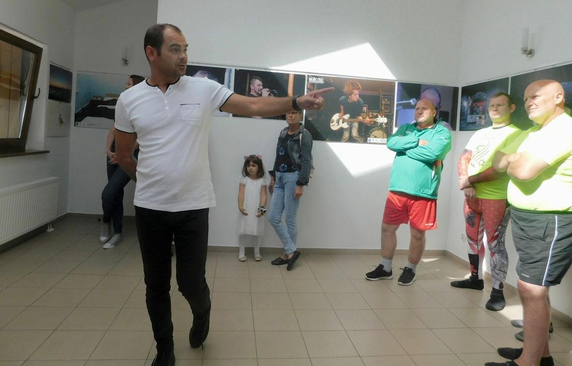 Wystawa fotografii Mateusza Woźniakowskiego już otwarta