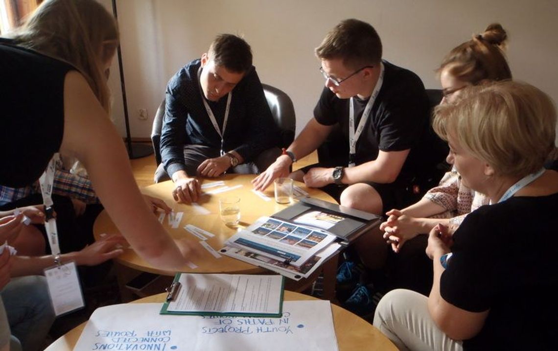 Występują przeciwko fake newsom i mowie nienawiści w mediach społecznościowych